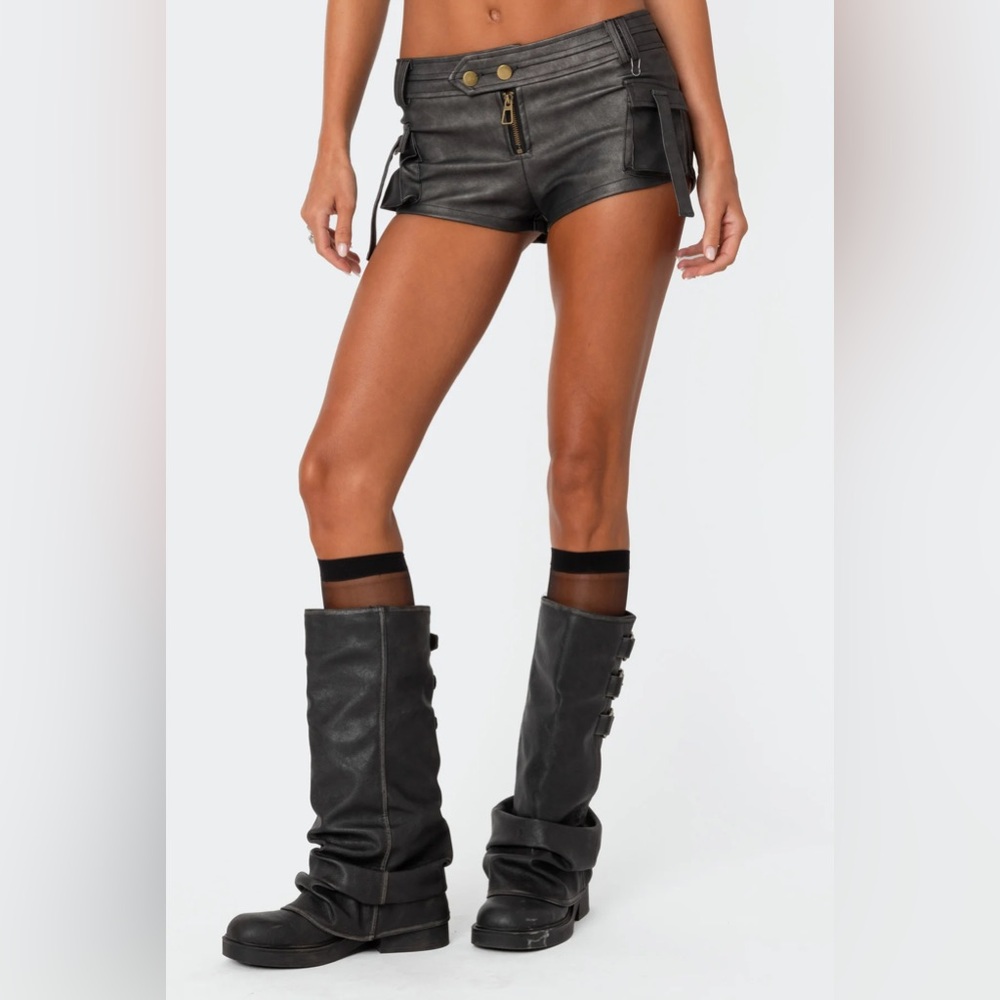 Edikted Black Women Shorts Cargos